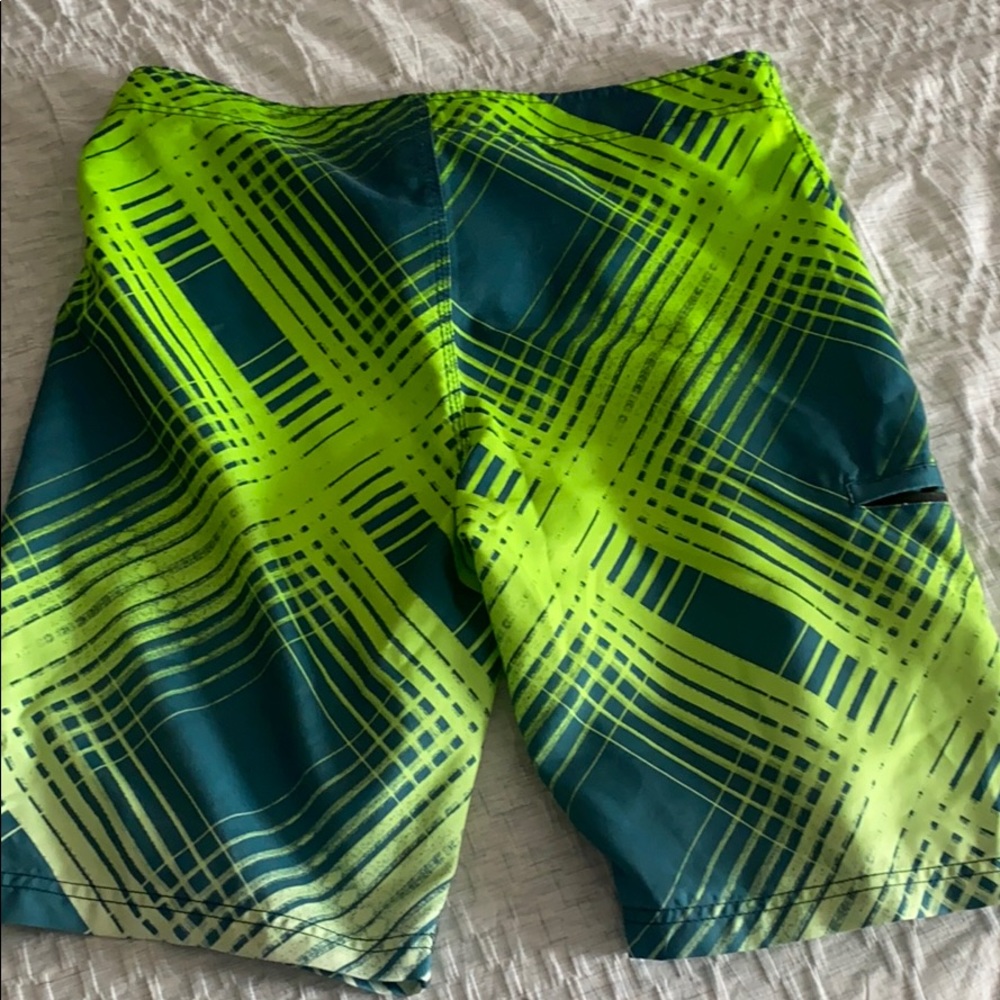 Hurley board shorts size 33 - Picture 3 of 4